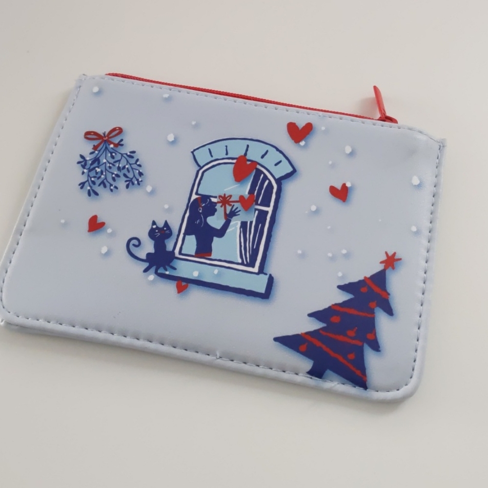 Fresh small wallet/coin bag